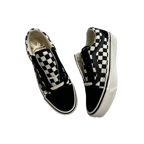 Vans Premium Old Skool Checkerboard Shoe in Black / White - Picture 1 of 10